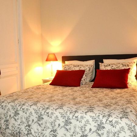 Chambre De Flore Bed and Breakfast Versailles Exteriör bild